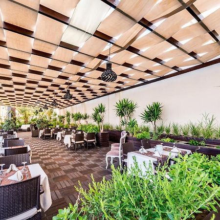 קיירניה Vuni Palace Premium Hotel & Spa & Casino Beachfront Location ! מראה חיצוני תמונה