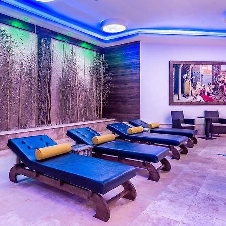 קיירניה Vuni Palace Premium Hotel & Spa & Casino Beachfront Location ! מראה חיצוני תמונה