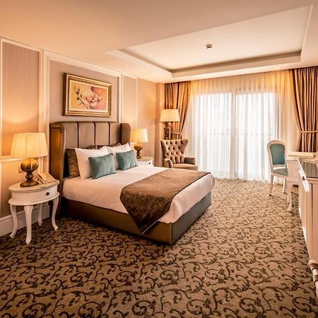 קיירניה Vuni Palace Premium Hotel & Spa & Casino Beachfront Location ! מראה חיצוני תמונה
