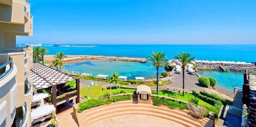 קיירניה Vuni Palace Premium Hotel & Spa & Casino Beachfront Location ! מראה חיצוני תמונה