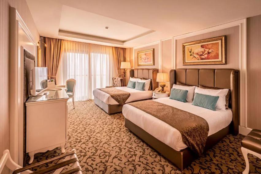 קיירניה Vuni Palace Premium Hotel & Spa & Casino Beachfront Location ! מראה חיצוני תמונה