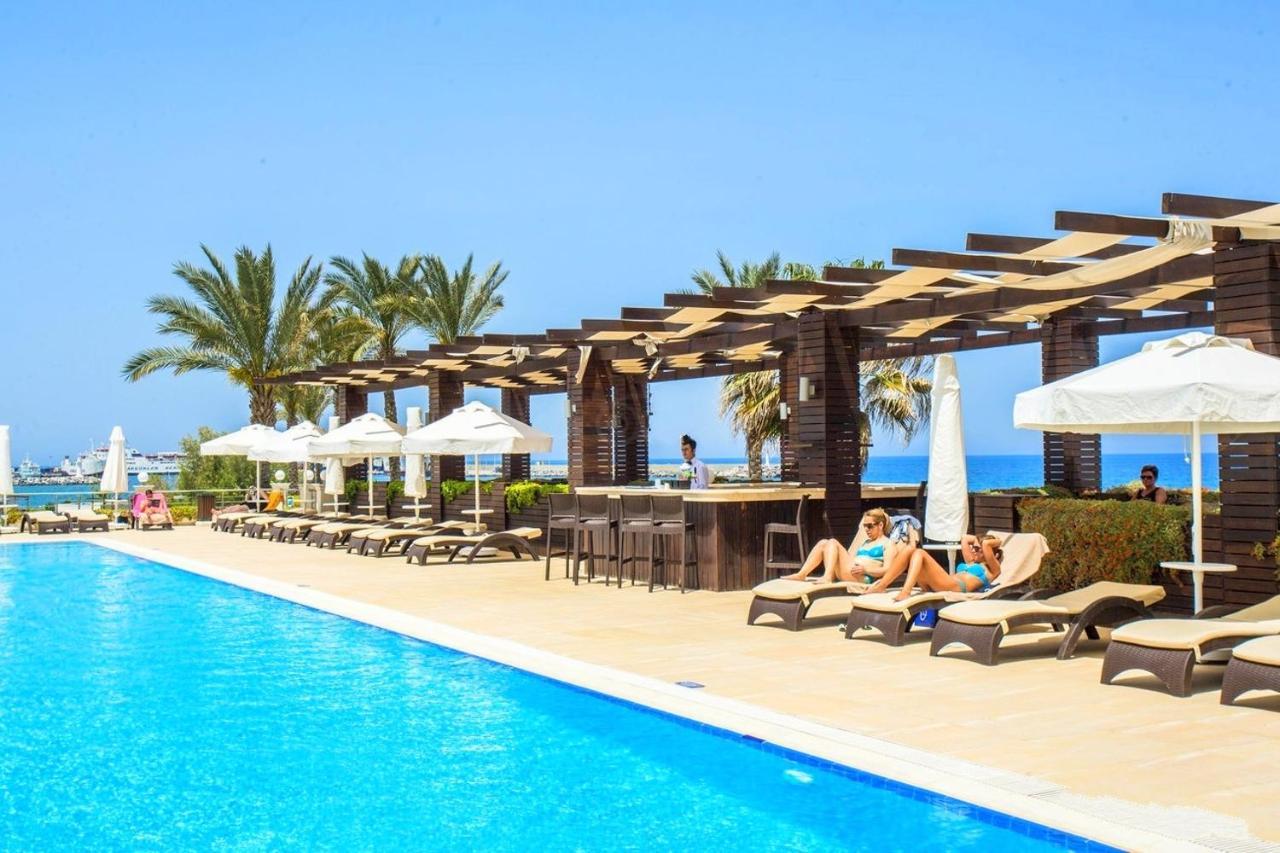 קיירניה Vuni Palace Premium Hotel & Spa & Casino Beachfront Location ! מראה חיצוני תמונה