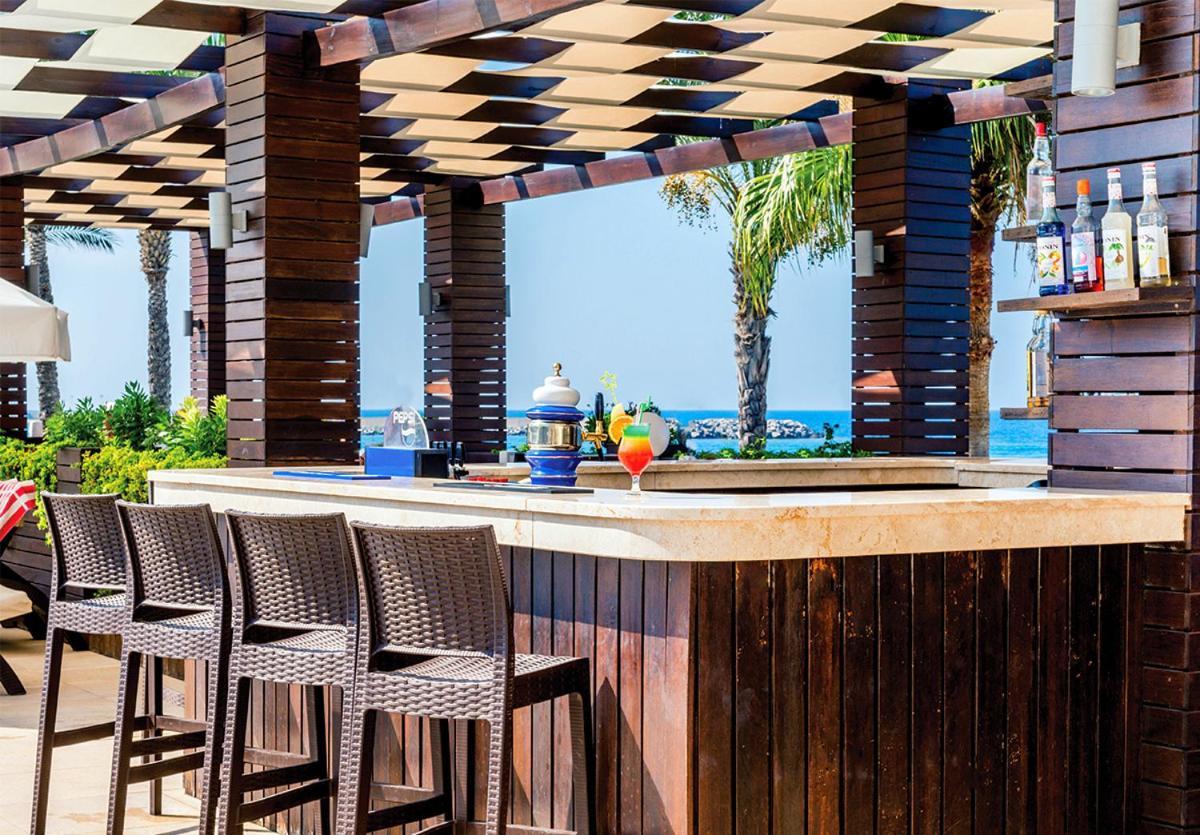 קיירניה Vuni Palace Premium Hotel & Spa & Casino Beachfront Location ! מראה חיצוני תמונה