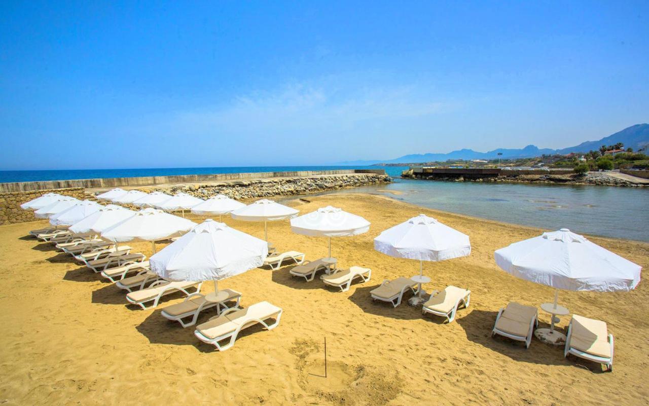 קיירניה Vuni Palace Premium Hotel & Spa & Casino Beachfront Location ! מראה חיצוני תמונה