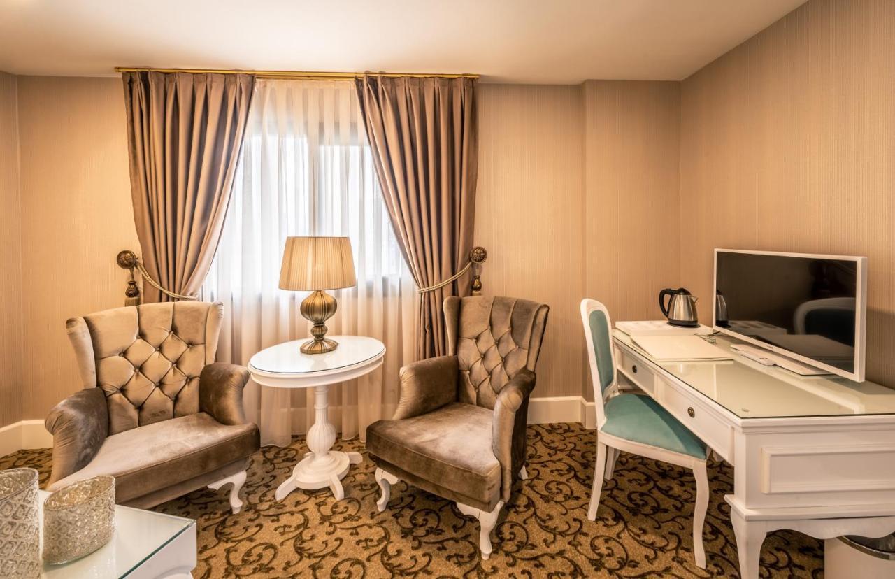 קיירניה Vuni Palace Premium Hotel & Spa & Casino Beachfront Location ! מראה חיצוני תמונה