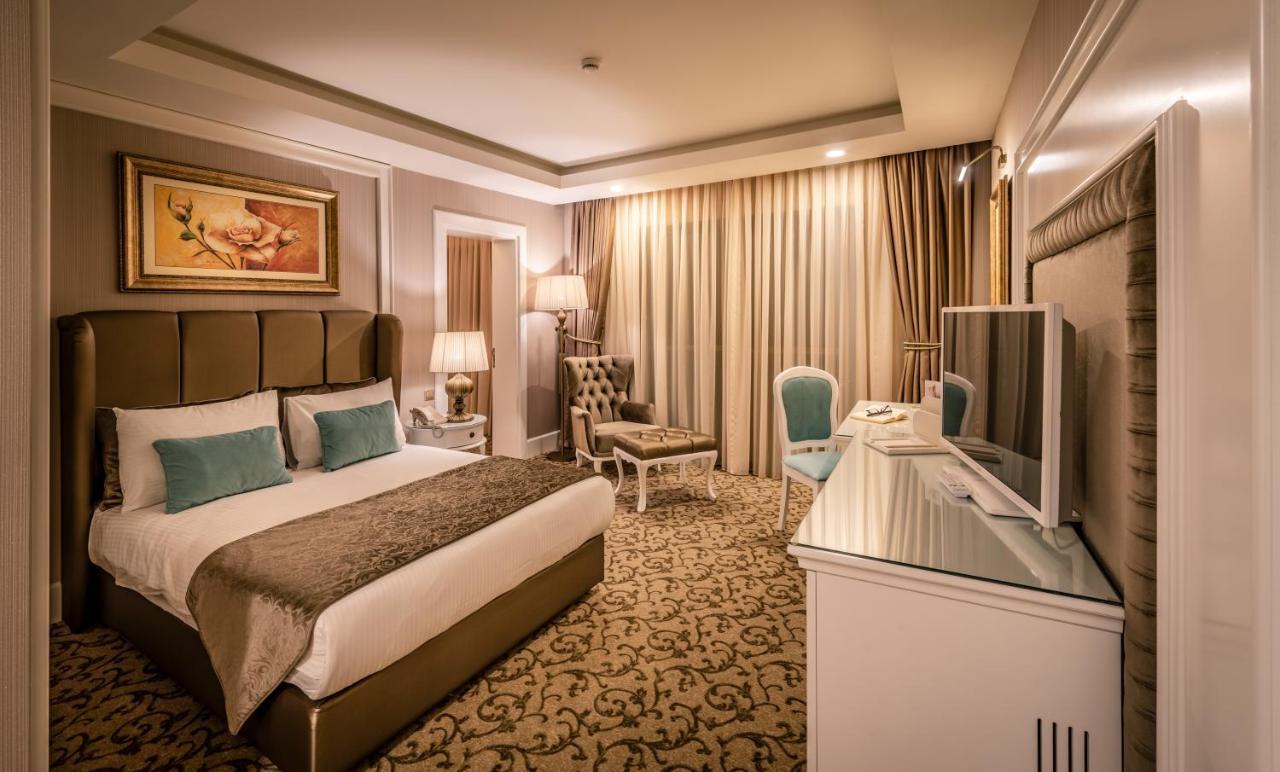 קיירניה Vuni Palace Premium Hotel & Spa & Casino Beachfront Location ! מראה חיצוני תמונה
